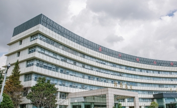 嘉興綜合保稅區(qū)興業(yè)路東側(cè)、大橋港南側(cè)、東巡邏通道西側(cè)、區(qū)和路北側(cè)。